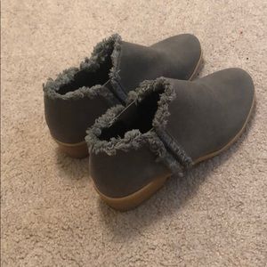 Grey fringe booties